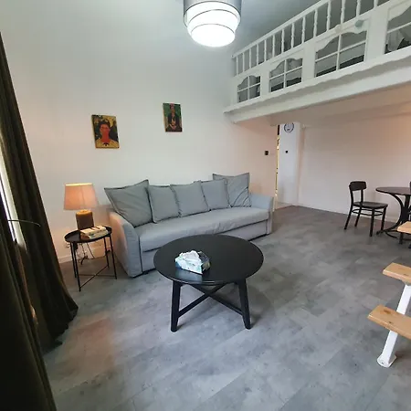 Frida-podwale-balcony-free-parking-wifi Wrocław