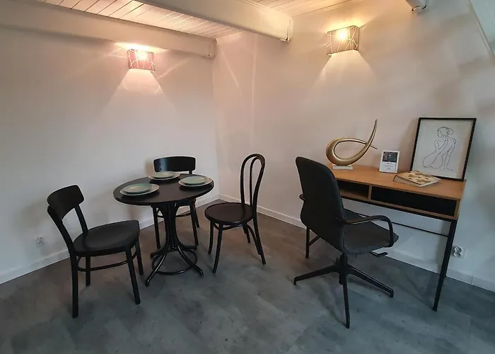 Frida-podwale-balcony-free-parking-wifi Wrocław