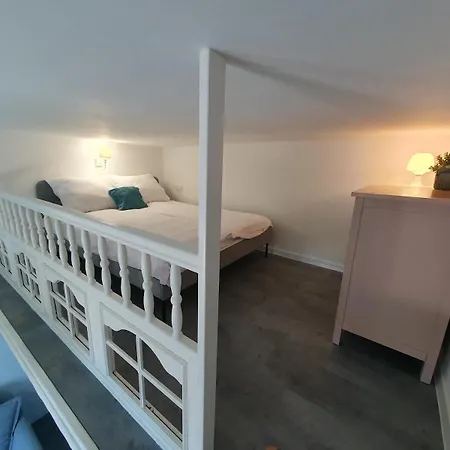 Frida-podwale-balcony-free-parking-wifi Wrocław