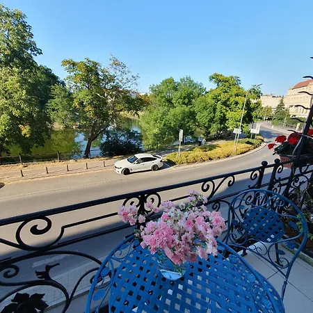 Frida-podwale-balcony-free-parking-wifi ורוצלב